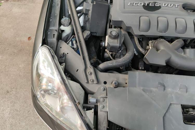 Used Buick LaCrosse 2006 2.4 Comfort Edition Engine Bay Right