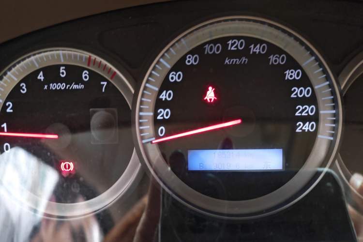 Used Buick LaCrosse 2006 2.4 Luxury Model Odometer Close Up