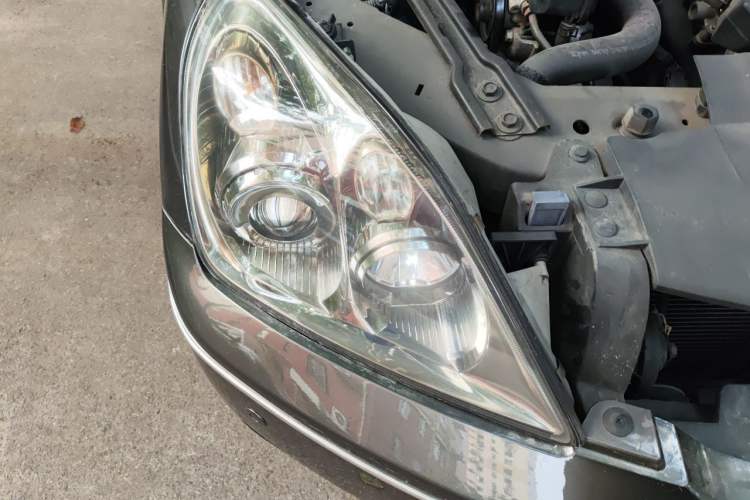 Used Buick LaCrosse 2006 2.4 Comfort Edition Right Front Headlight