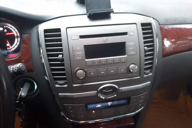 Used Buick LaCrosse 2008 2.4 Comfort Edition Audio And AC Panel