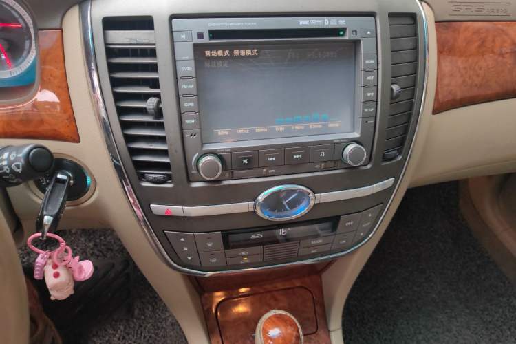 Used Buick LaCrosse 2008 2.4 Luxury Navigation Edition Audio And AC Panel