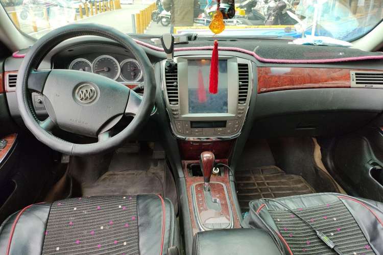 Used Buick LaCrosse 2008 2.4 Comfort Edition Center Console