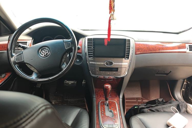 Used Buick LaCrosse 2008 2.4 Luxury Navigation Edition Center Console
