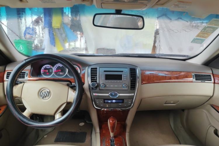 Used Buick LaCrosse 2008 2.4 Comfort Edition Center Console