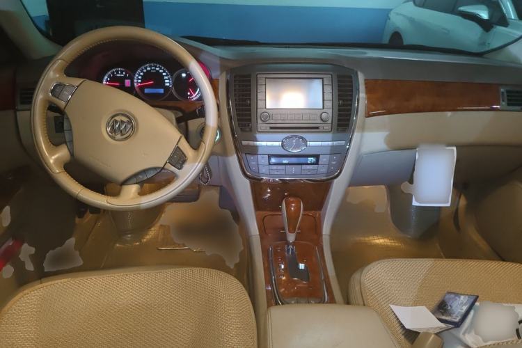 Used Buick LaCrosse 2008 2.4 Luxury Navigation Edition Center Console