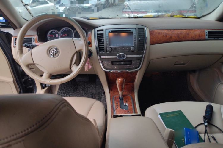 Used Buick LaCrosse 2008 2.4 Luxury Navigation Edition Center Console