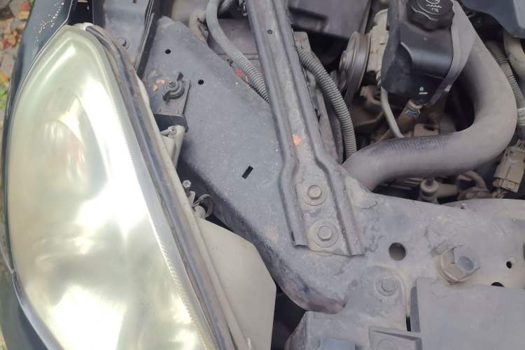 Used Buick LaCrosse 2008 2.4 Comfort Edition Engine Bay Right