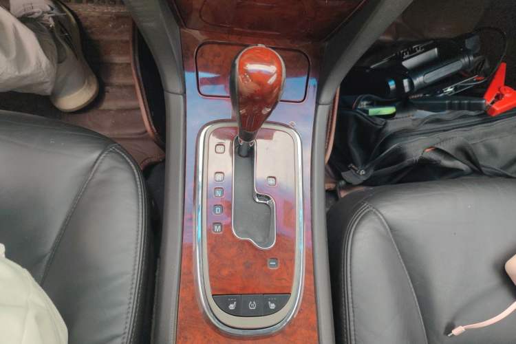 Used Buick LaCrosse 2008 2.4 Luxury Navigation Edition Gear Lever