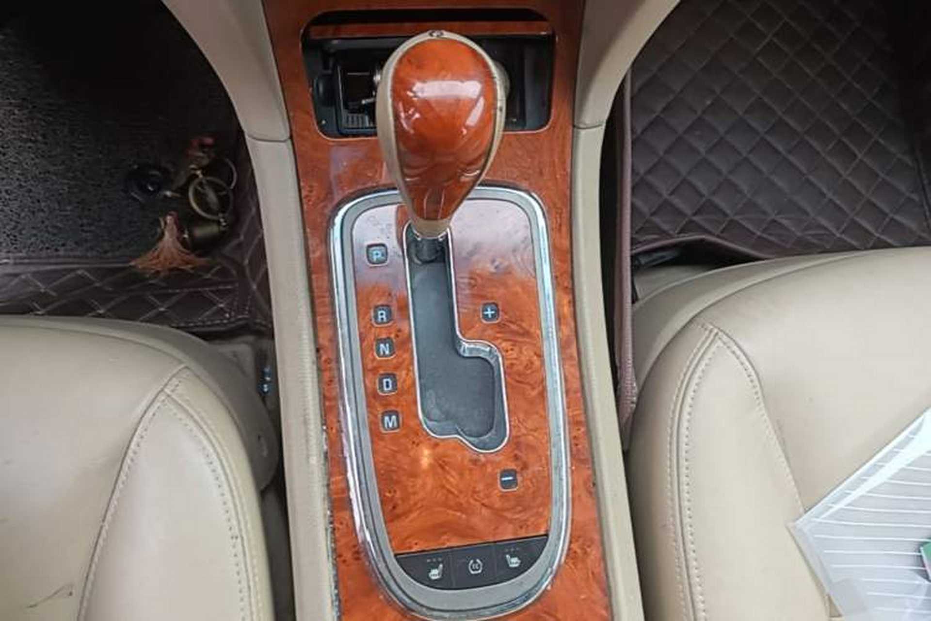 Used Buick LaCrosse 2008 2.4 Luxury Navigation Edition Gear Lever
