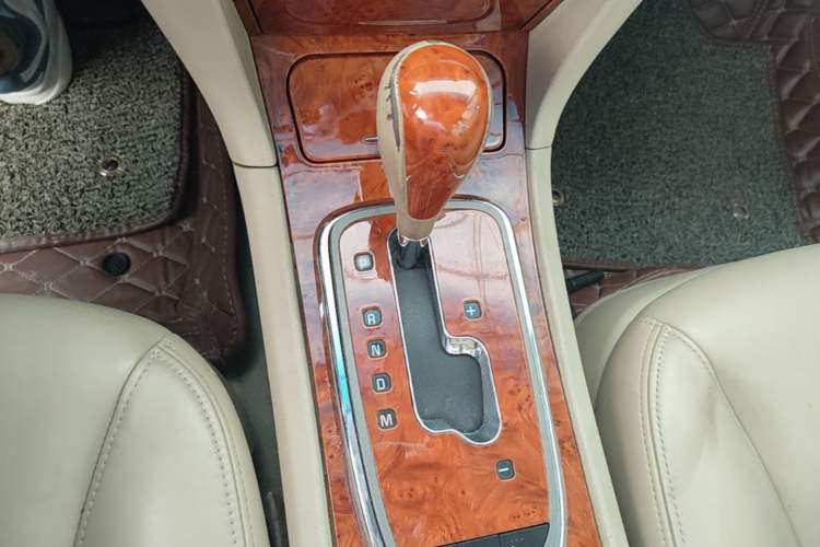 Used Buick LaCrosse 2008 2.4 Comfort Edition Gear Lever