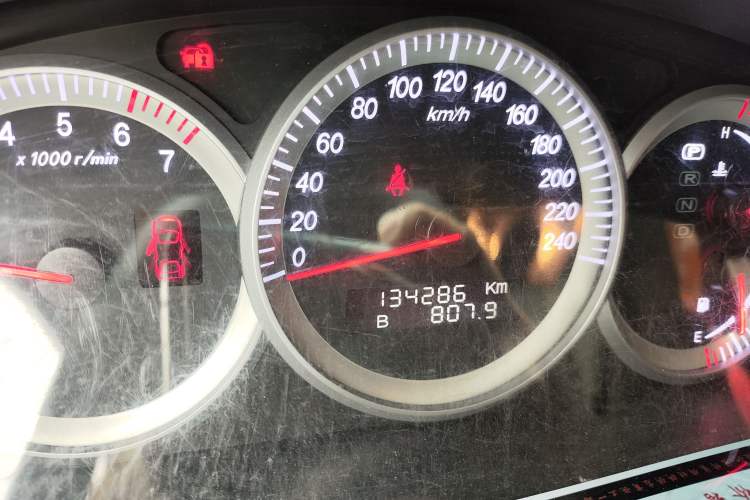 Used Buick LaCrosse 2008 2.4 Comfort Edition Odometer Close Up