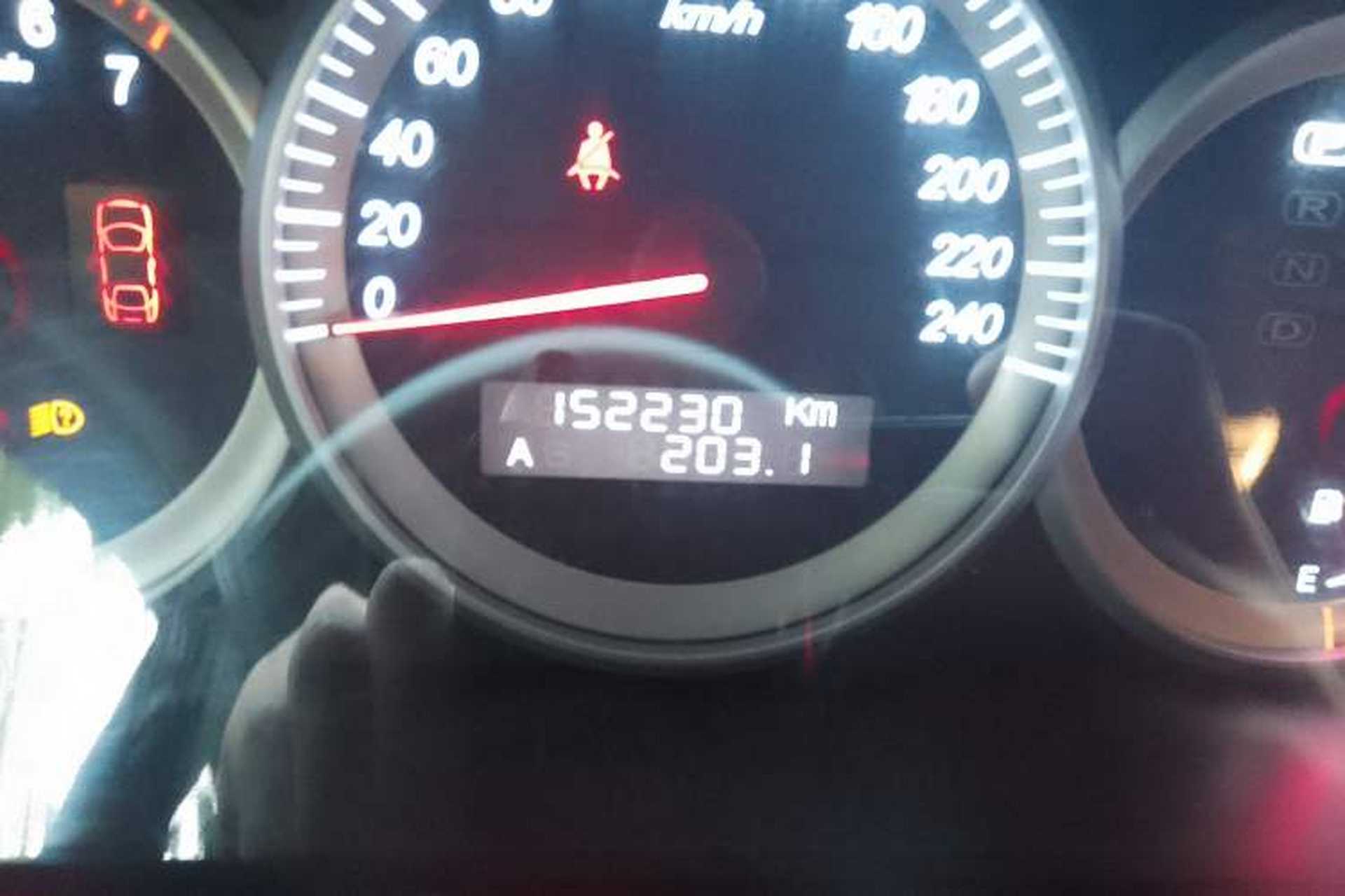 Used Buick LaCrosse 2008 2.4 Comfort Edition Odometer Close Up