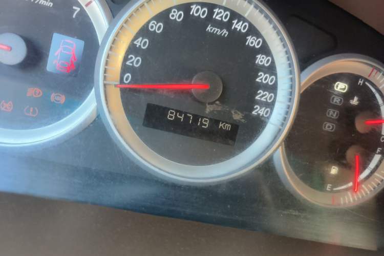 Used Buick LaCrosse 2008 2.4 Comfort Edition Odometer Close Up