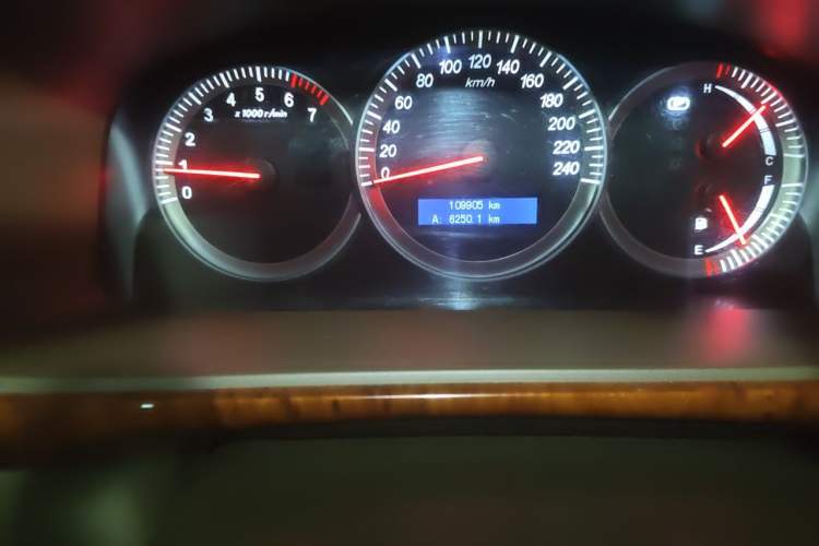 Used Buick LaCrosse 2008 2.4 Luxury Navigation Edition Odometer Close Up