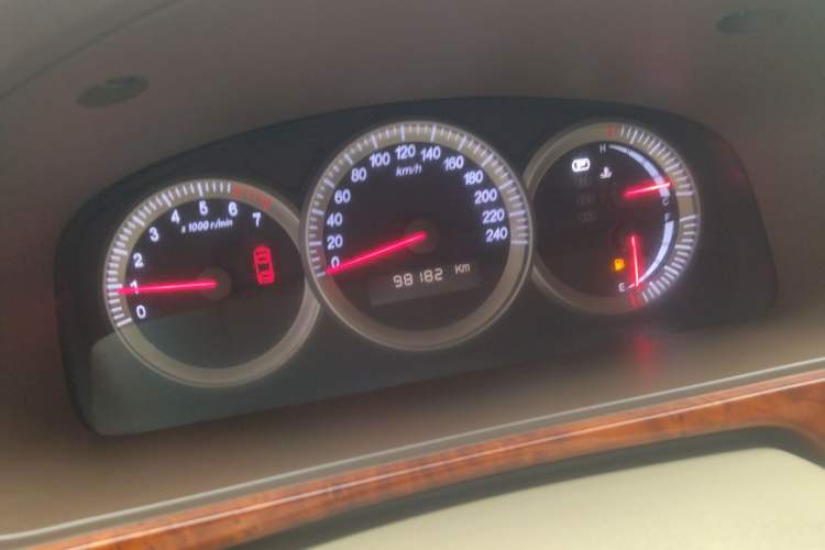 Used Buick LaCrosse 2008 2.4 Comfort Edition Odometer Close Up