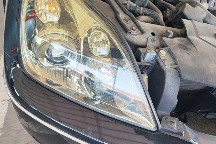 Used Buick LaCrosse 2008 2.4 Comfort Edition Right Front Headlight