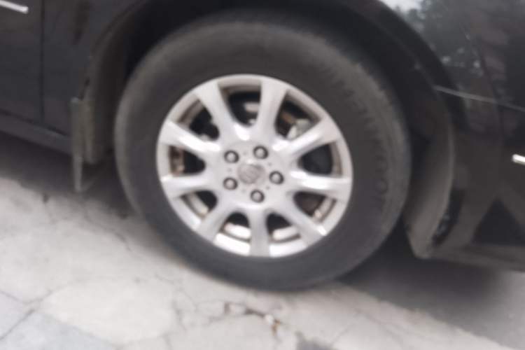 Used Buick LaCrosse 2008 2.4 Comfort Edition Right Front Wheel Hub