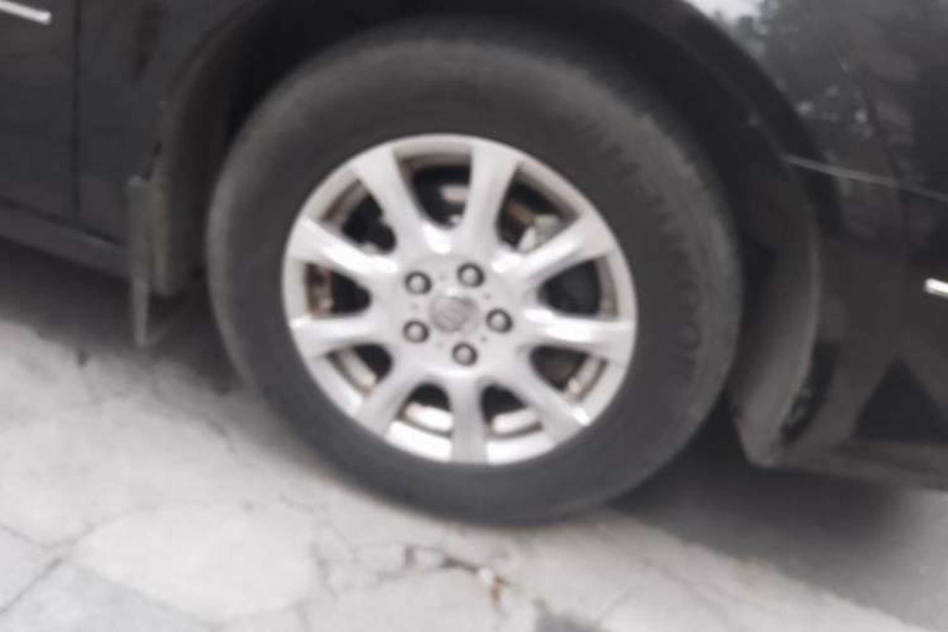 Used Buick LaCrosse 2008 2.4 Comfort Edition Right Front Wheel Hub