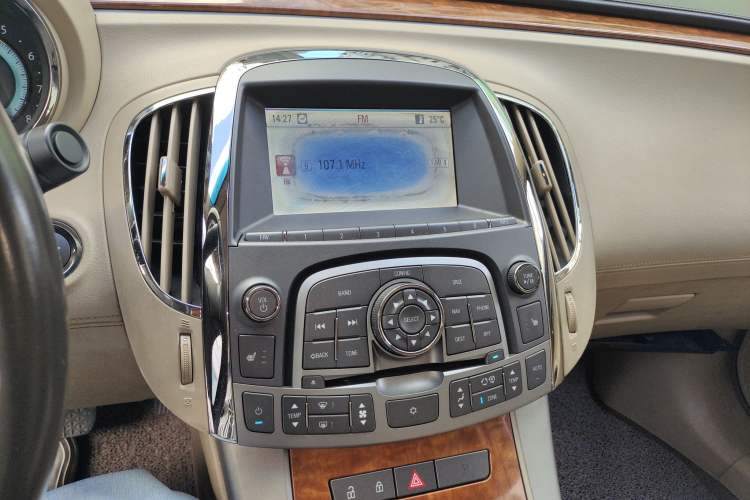 Used Buick LaCrosse 2009 2.4L Haoya Edition Audio And AC Panel