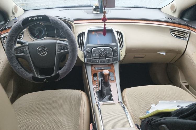 Used Buick LaCrosse 2009 2.4L Haoya Edition Center Console