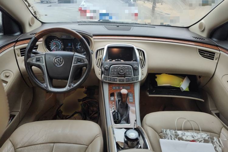 Used Buick LaCrosse 2009 2.4L Luxury Edition Center Console