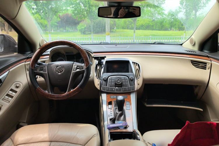 Used Buick LaCrosse 2009 2.4L Luxury Edition Center Console