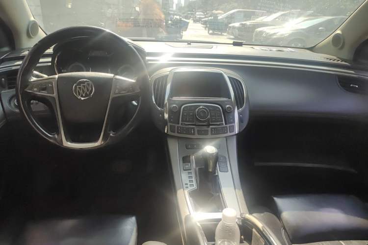 Used Buick LaCrosse 2009 3.0L Flagship Edition Center Console