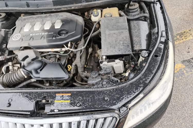 Used Buick LaCrosse 2009 2.4L Haoya Edition Engine Bay Left