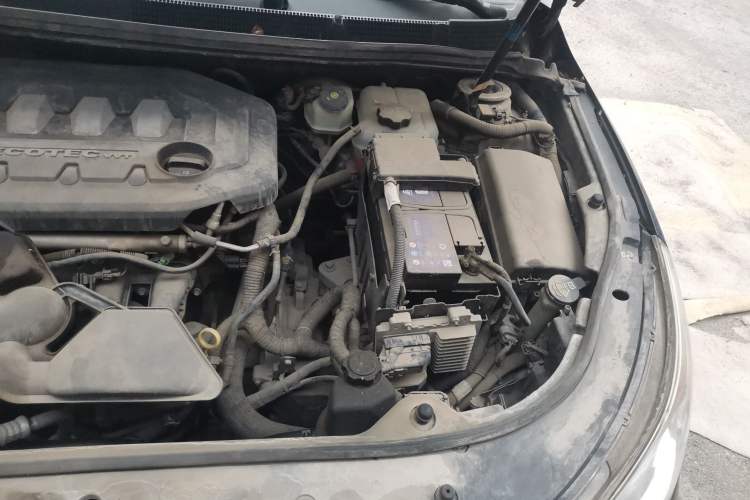 Used Buick LaCrosse 2009 2.4L Luxury Edition Engine Bay Left