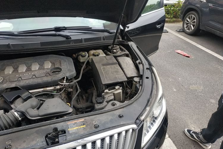 Used Buick LaCrosse 2009 2.4L Luxury Edition Engine Bay Left