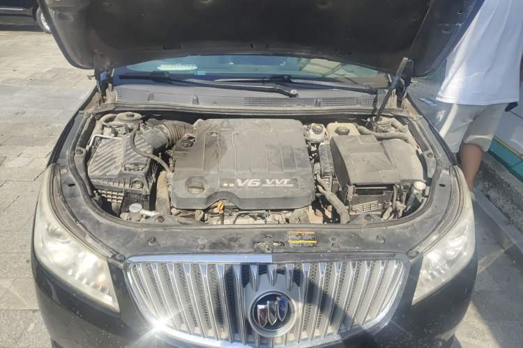 Used Buick LaCrosse 2009 3.0L Flagship Edition Engine Bay