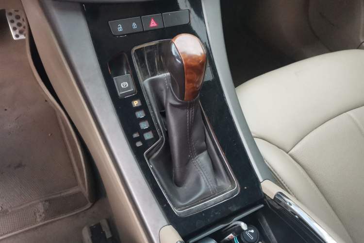 Used Buick LaCrosse 2009 2.4L Luxury Edition Gear Lever