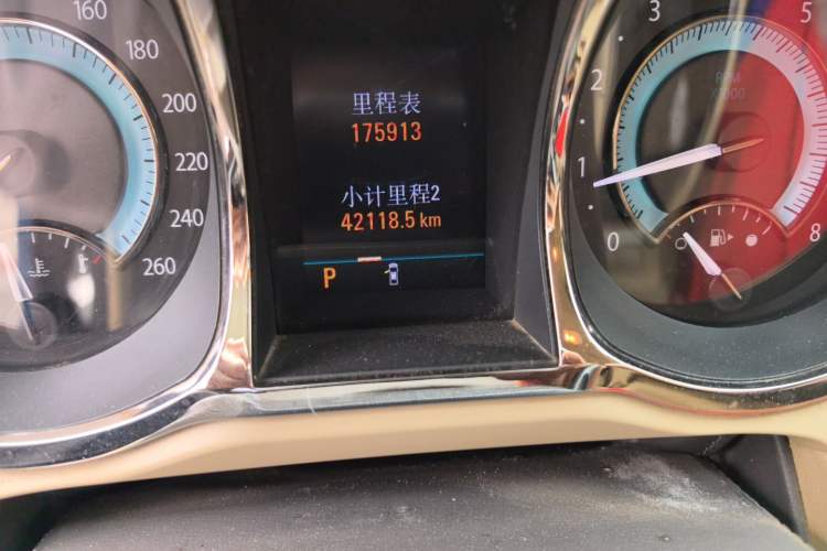 Used Buick LaCrosse 2009 2.4L Luxury Edition Odometer Close Up