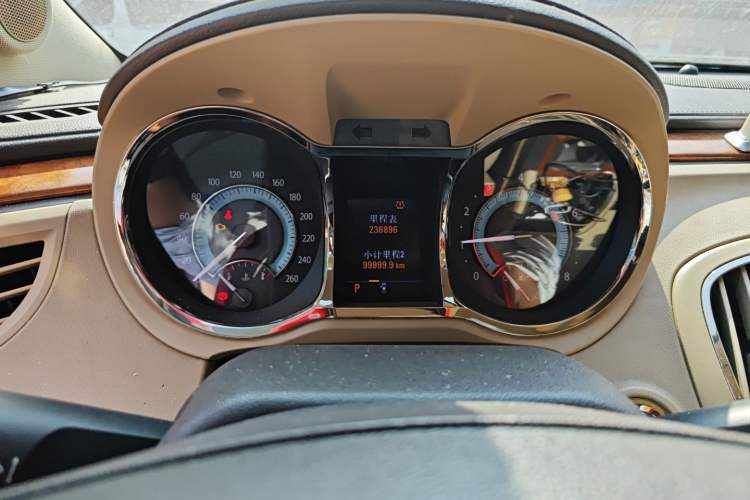 Used Buick LaCrosse 2009 2.4L Haoya Edition Odometer Close Up