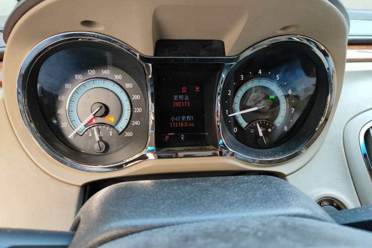 Used Buick LaCrosse 2009 2.4L Haoya Edition Odometer Close Up