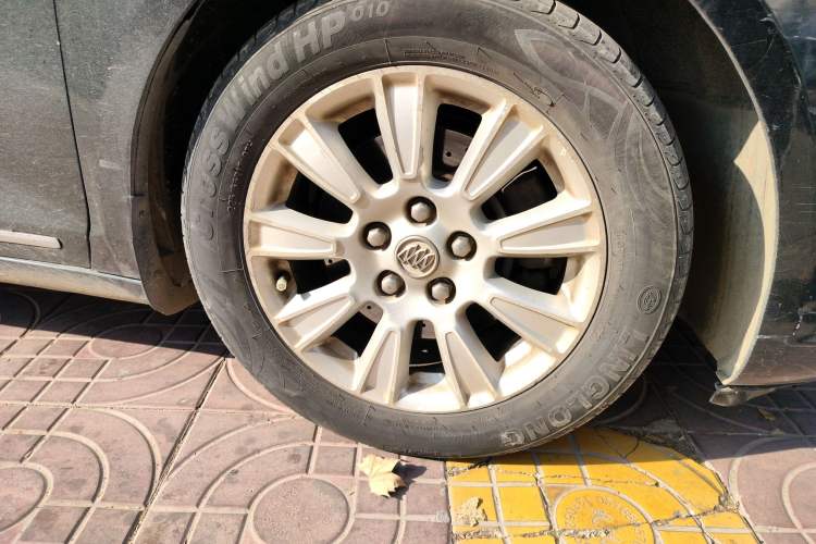 Used Buick LaCrosse 2009 2.4L Haoya Edition Right Front Wheel Hub