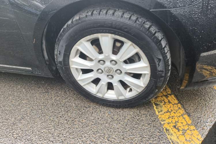 Used Buick LaCrosse 2009 2.4L Haoya Edition Right Front Wheel Hub