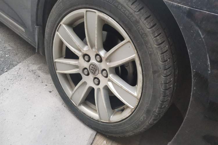 Used Buick LaCrosse 2009 2.4L Luxury Edition Right Front Wheel Hub