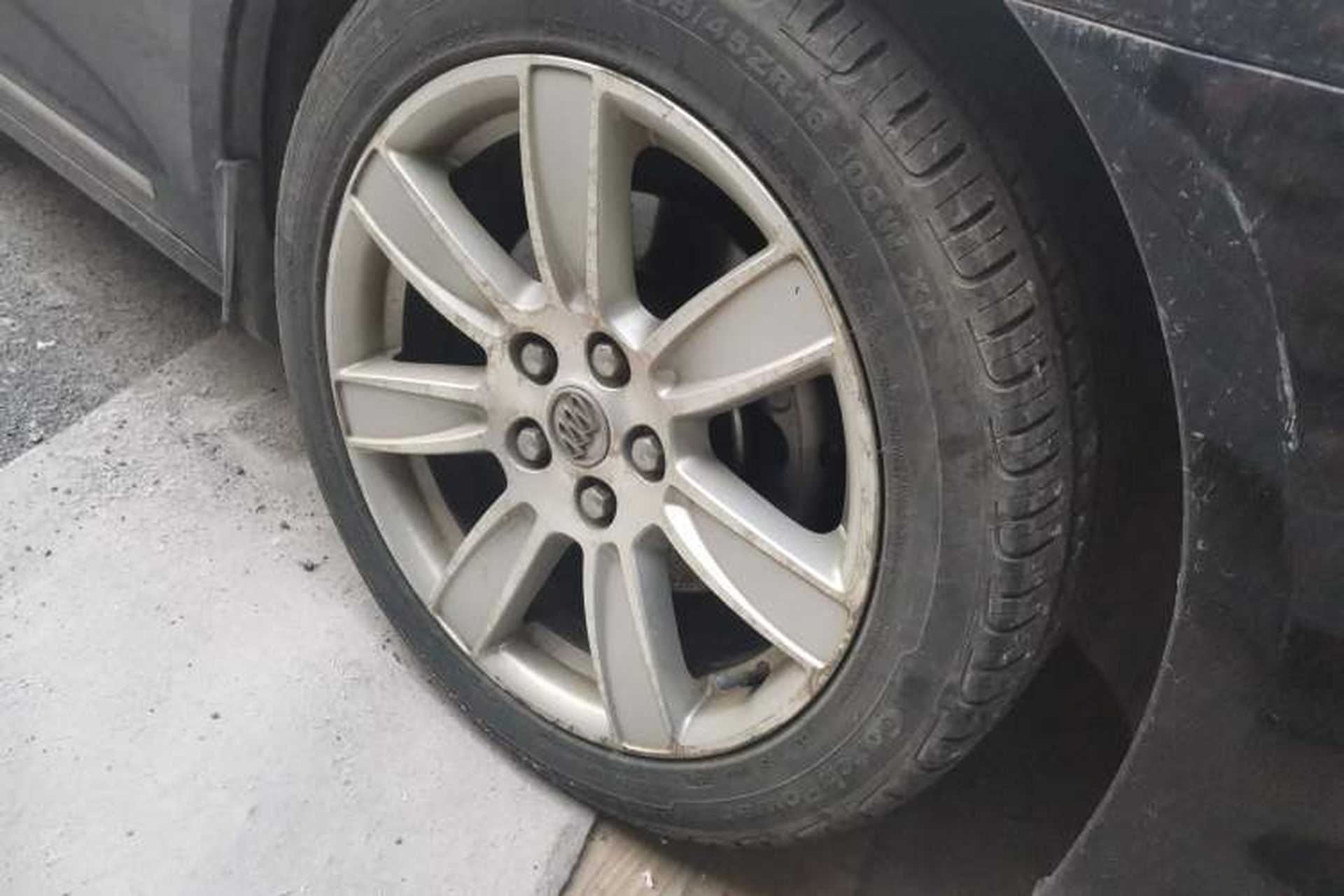 Used Buick LaCrosse 2009 2.4L Luxury Edition Right Front Wheel Hub