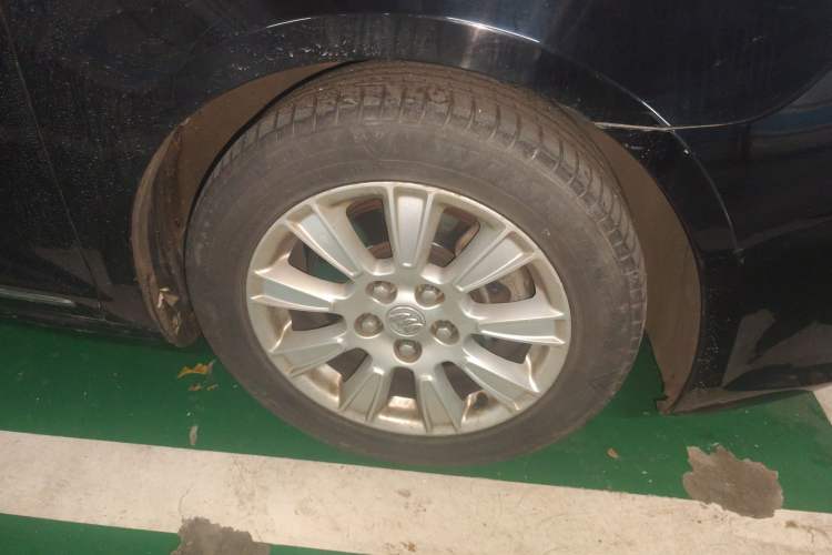 Used Buick LaCrosse 2009 2.4L Haoya Edition Right Front Wheel Hub