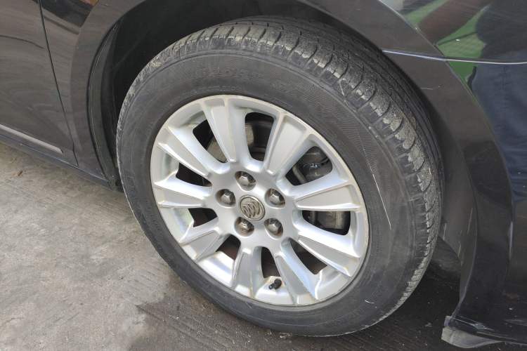Used Buick LaCrosse 2009 2.4L Haoya Edition Right Front Wheel Hub