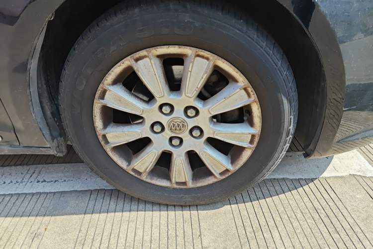 Used Buick LaCrosse 2009 2.4L Haoya Edition Right Front Wheel Hub