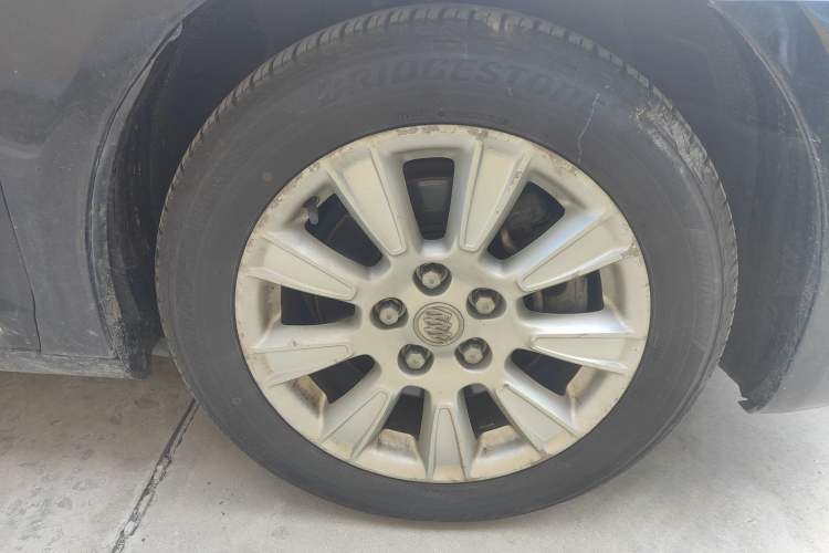 Used Buick LaCrosse 2009 2.4L Haoya Edition Right Front Wheel Hub