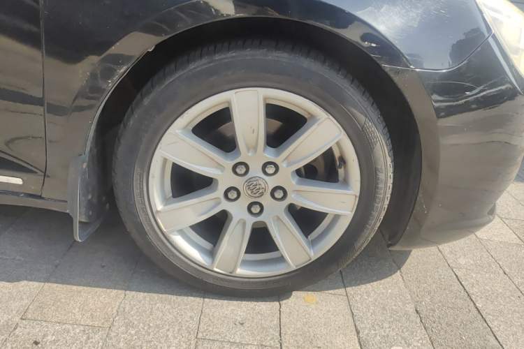 Used Buick LaCrosse 2009 3.0L Flagship Edition Right Front Wheel Hub