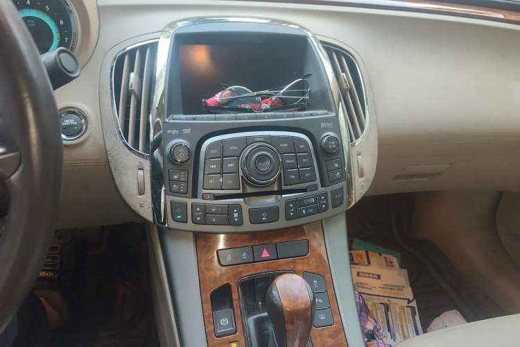 Used Buick LaCrosse 2009 2.4L Luxury Edition Audio And AC Panel
