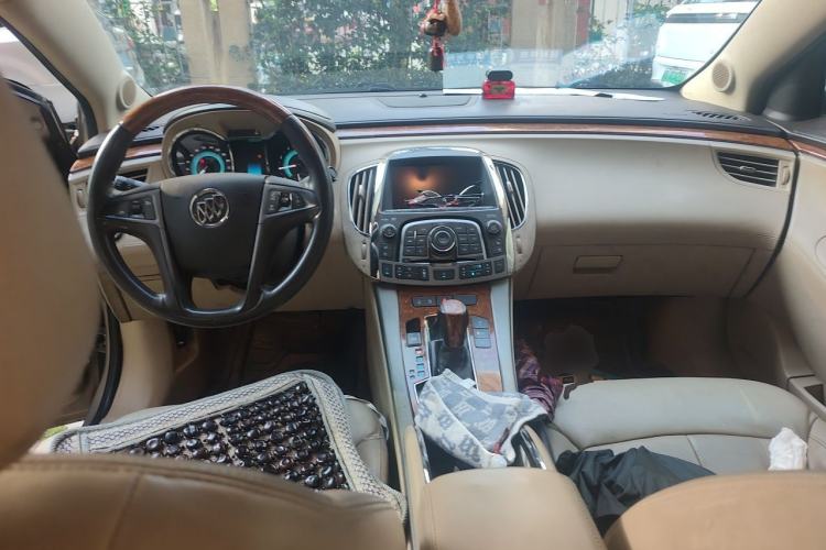 Used Buick LaCrosse 2009 2.4L Luxury Edition Center Console