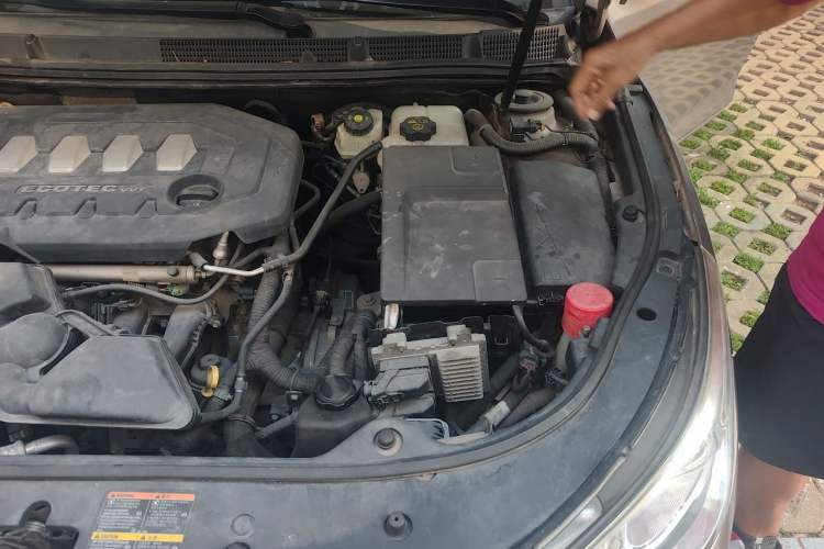 Used Buick LaCrosse 2009 2.4L Luxury Edition Engine Bay Left