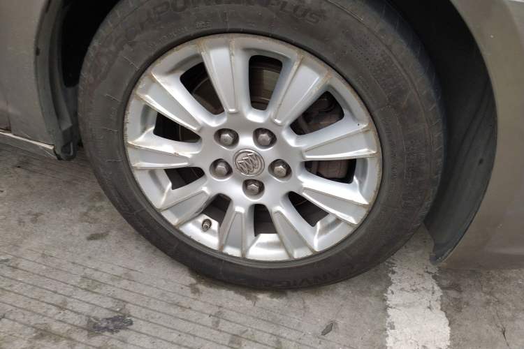 Used Buick LaCrosse 2009 2.4L Haoya Edition Right Front Wheel Hub