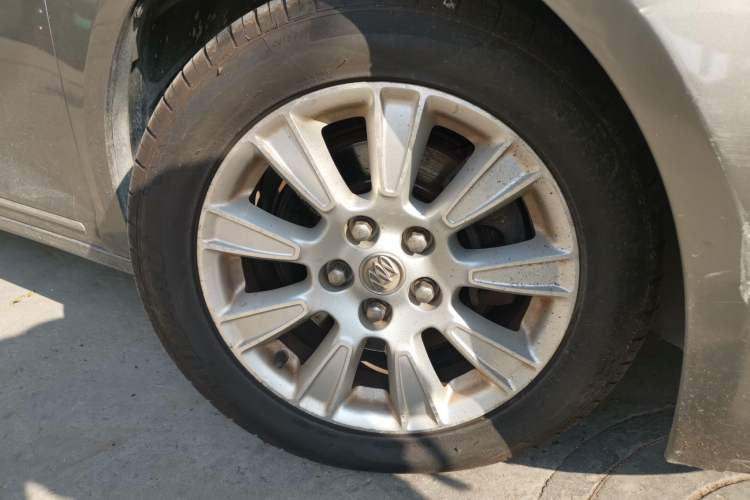Used Buick LaCrosse 2009 2.4L Haoya Edition Right Front Wheel Hub