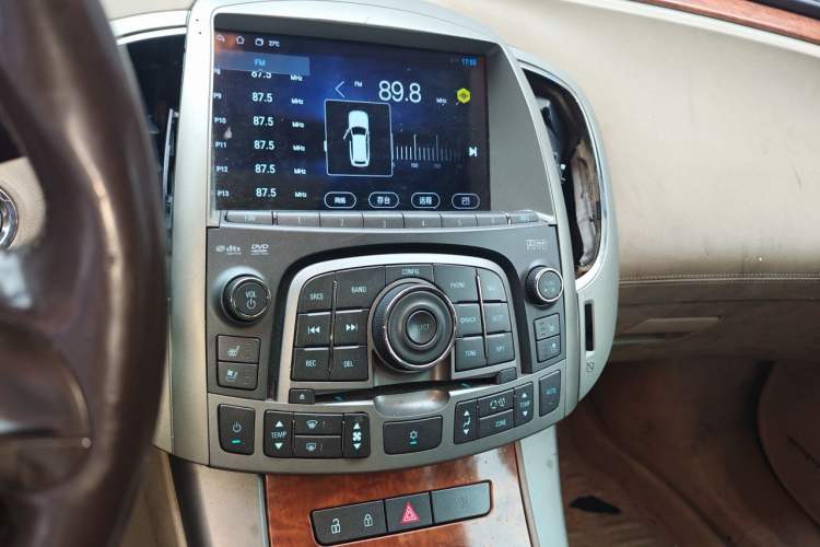 Used Buick LaCrosse 2009 2.4L Luxury Edition Audio And AC Panel